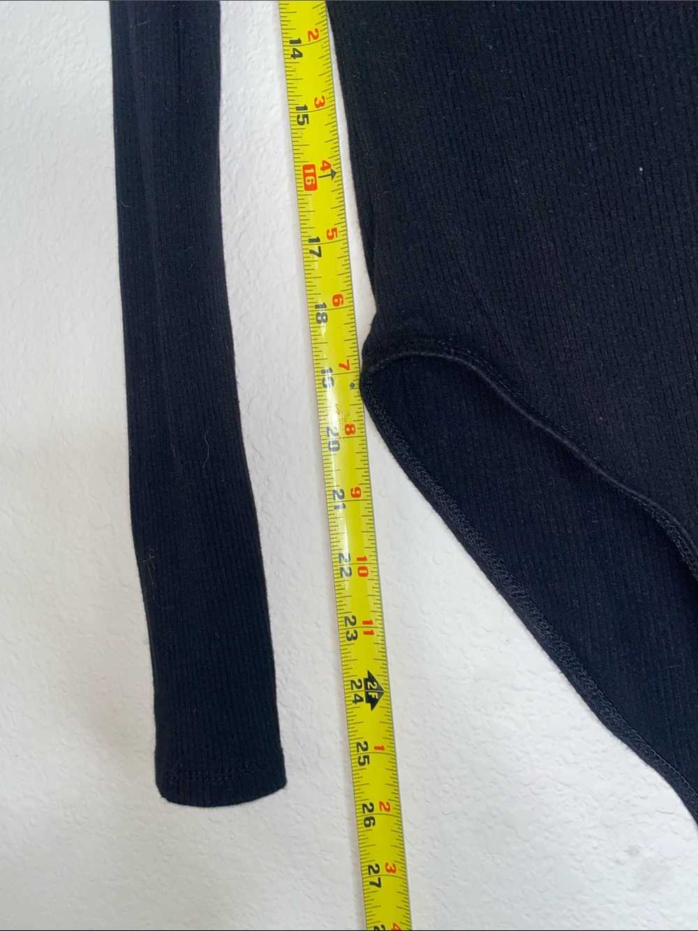 ✨Black ribbed long sleeve body suit that buttons on the bottom! - Picture 4 of 6